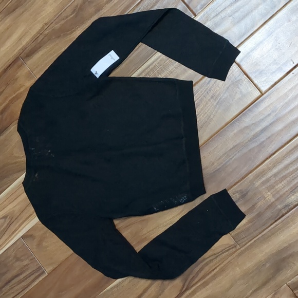 Wilfred NWT. Cropped long sleeve black see through pattern top. Small. - Picture 2 of 5